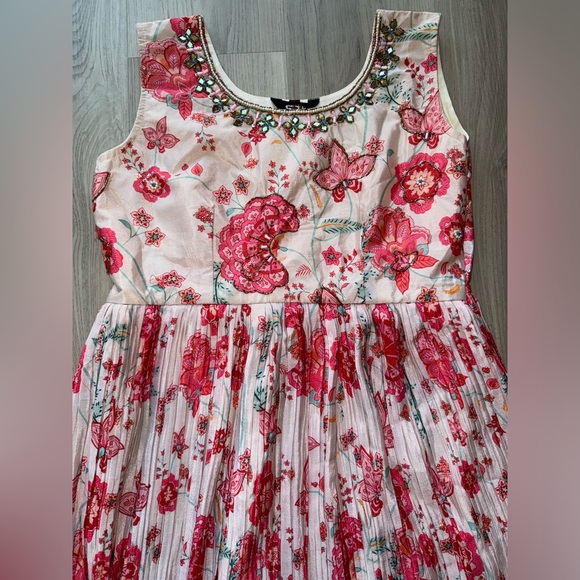 NEW - Floral maxi sleeveless dress in size Medium - Picture 2 of 8